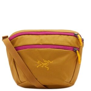 Arc’teryx Mantis 2 hip waist crossbody bag